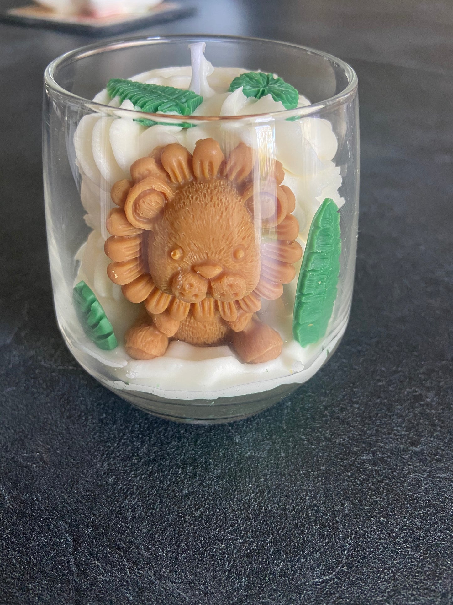 Bougie gourmande Bougie lion Bougie parfumée caramel Bougie noel Bougie chantilly Bougie artisanale Bougie végétale Idée cadeau