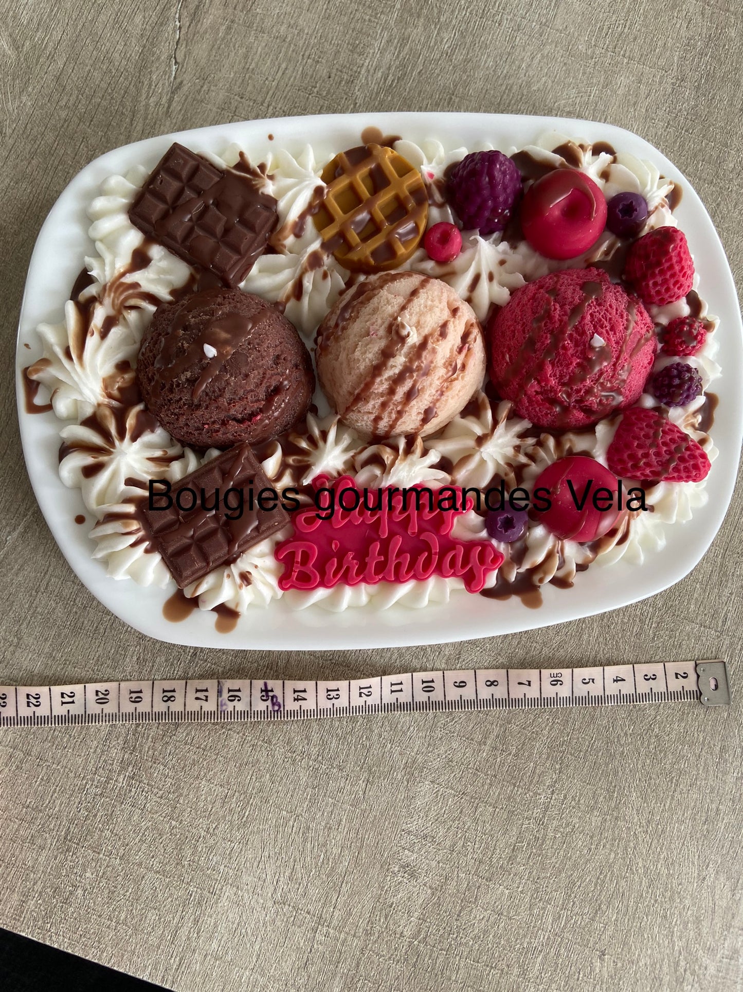 Bougie gourmande glaces Grande bougie happy birthday Bougie parfumée vanille fruits rouges chocolat Bougie chantilly dessert glace Bougie artisanale Bougie végétale Idée cadeau
