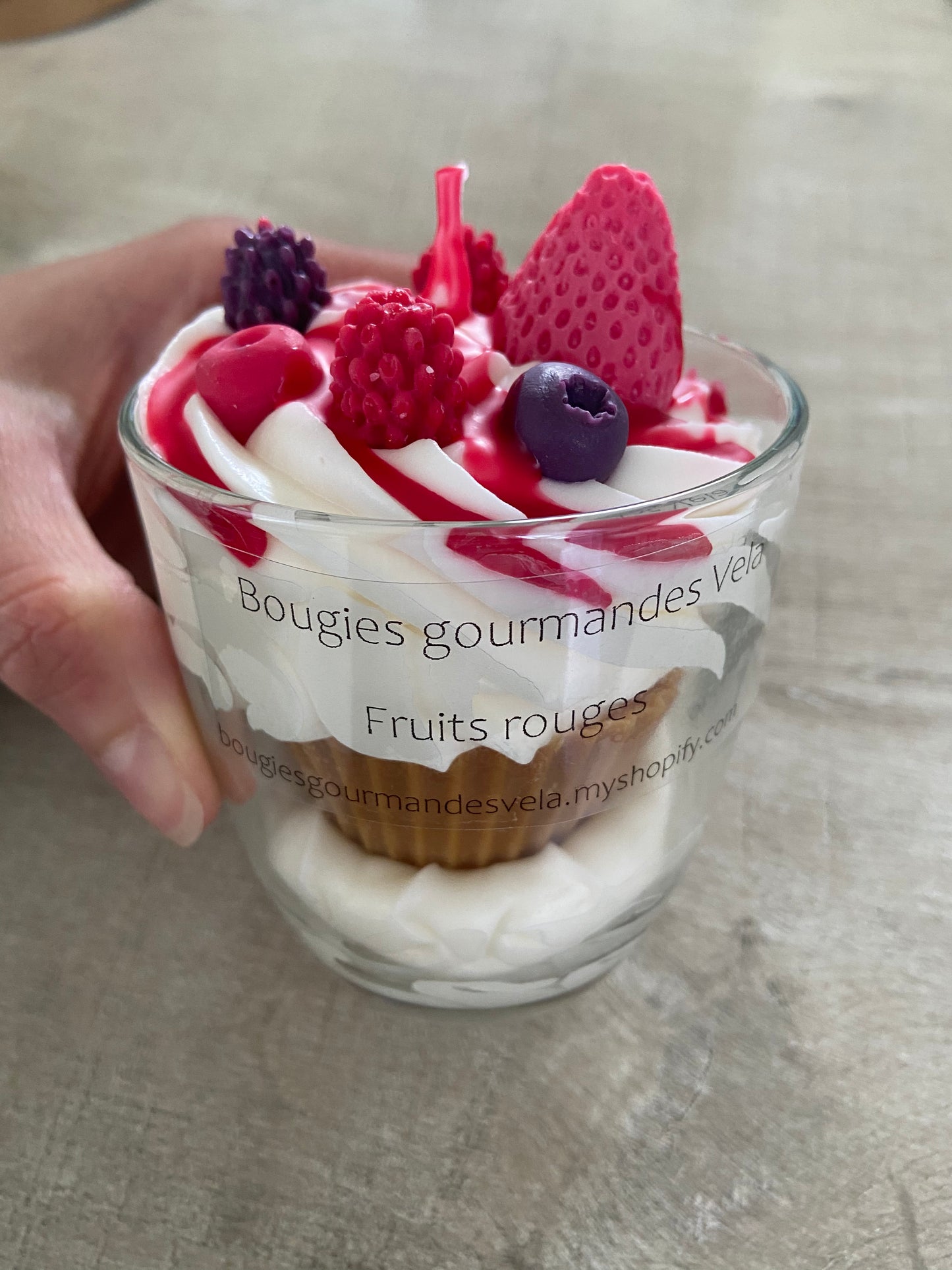 Bougie gourmande Bougie cup cake Bougie parfumée fruits rouges Bougie chantilly Bougie artisanale Bougie végétale Idée cadeau