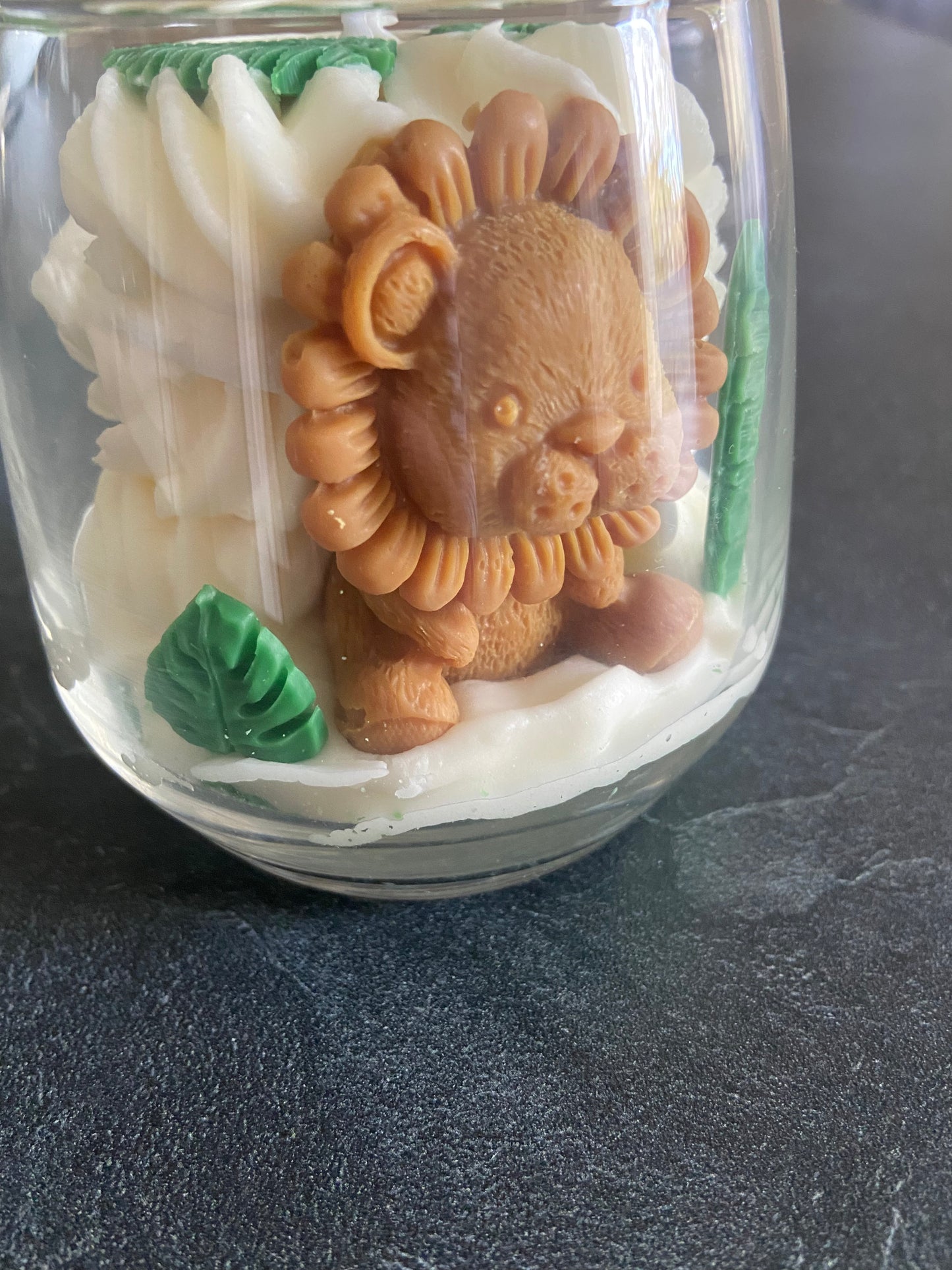 Bougie gourmande Bougie lion Bougie parfumée caramel Bougie noel Bougie chantilly Bougie artisanale Bougie végétale Idée cadeau