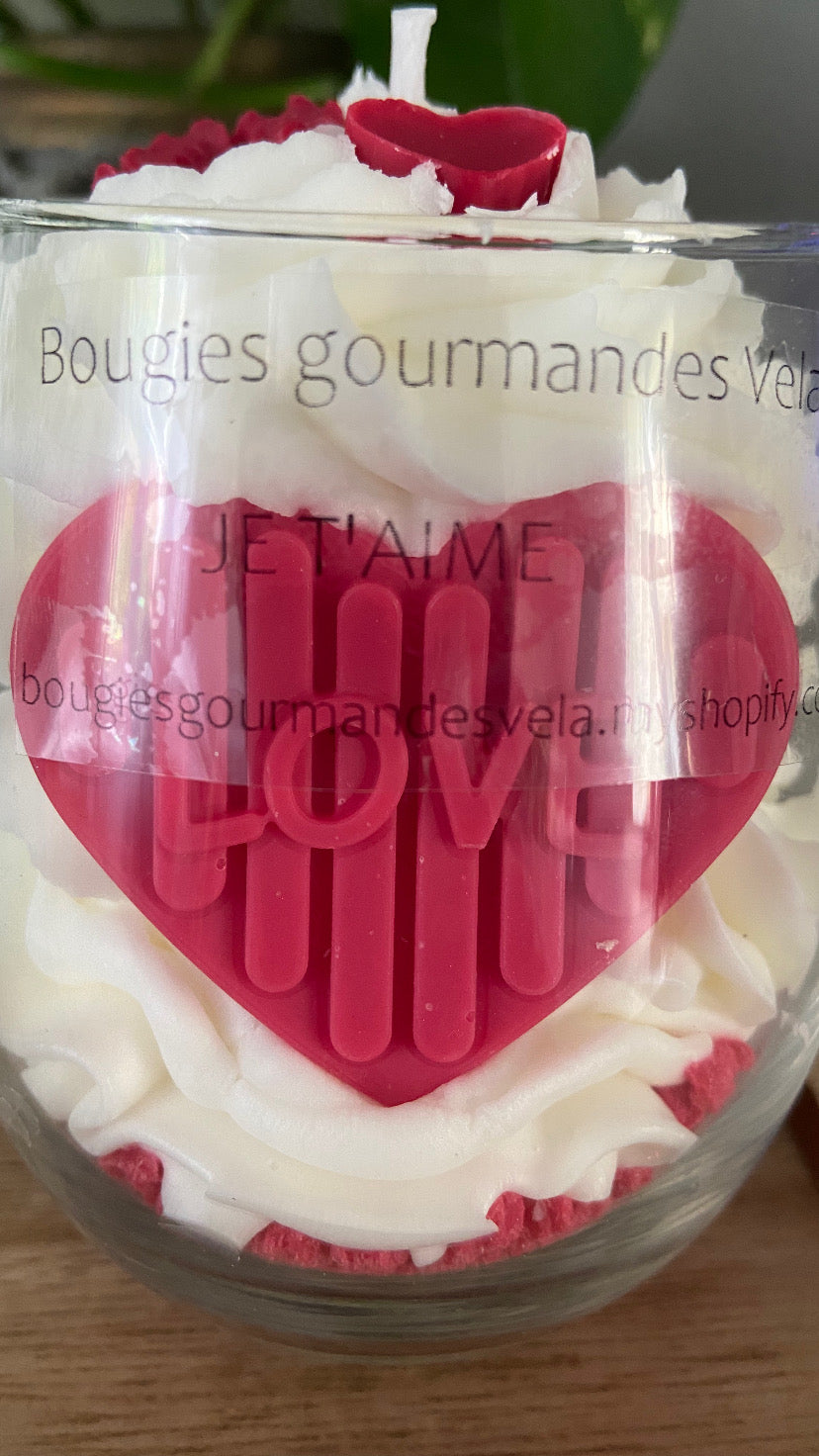 Bougie gourmande Bougie JE T AIME Bougie LOVE Bougie parfumée fruits rouges Bougie artisanale Bougie végétale Bougie naturelle Bougie chantilly Idée cadeau fête des mères
