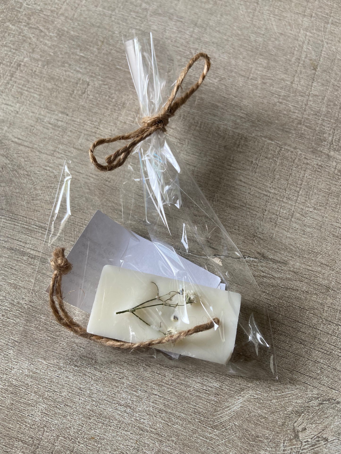 Suspension parfumée fleur de coton fleurs séchées gypsophile Tablette parfumée en cire de soja et parfum de Grasse Idée cadeau invités mariage