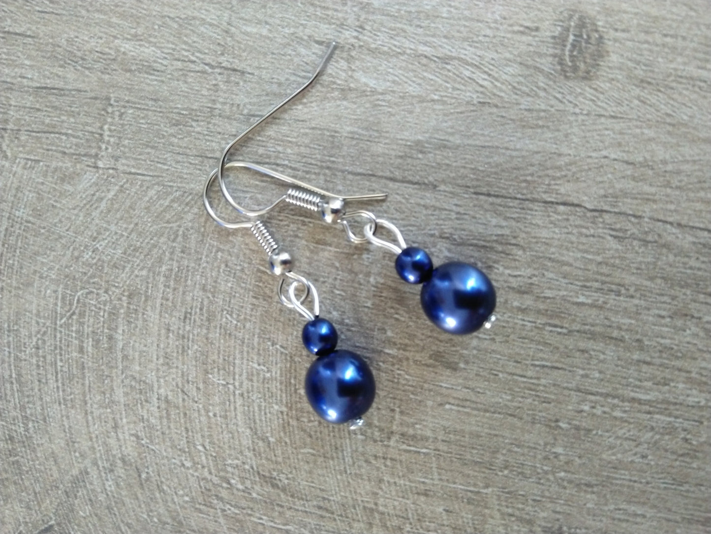 Boucles d’oreilles mariee perles nacrées bleu marine Bijoux mariage Bijoux mariee