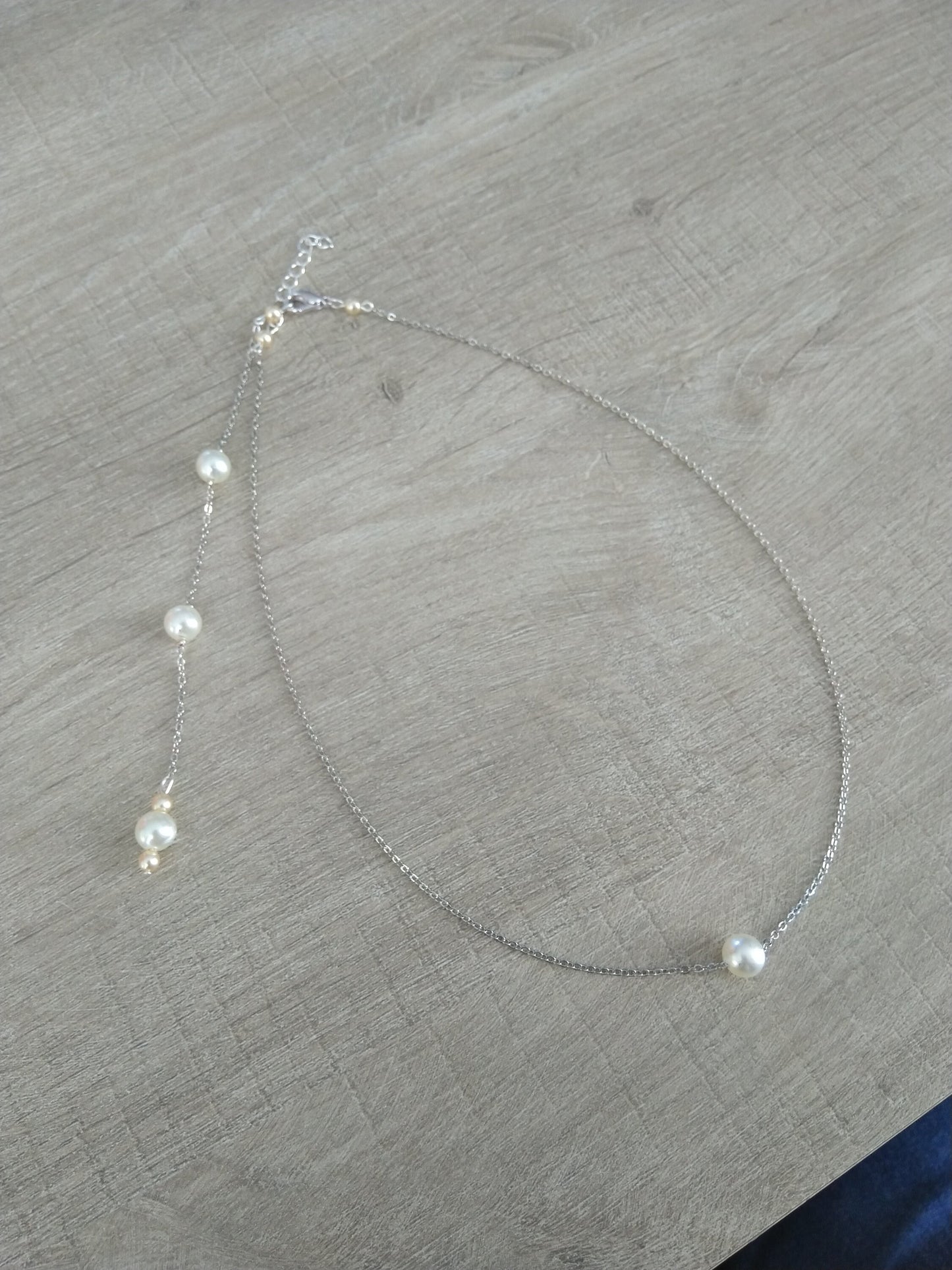Collier mariee Collier de dos perles nacrées ivoires chaine fine argentée Bijoux mariage Bijoux mariee