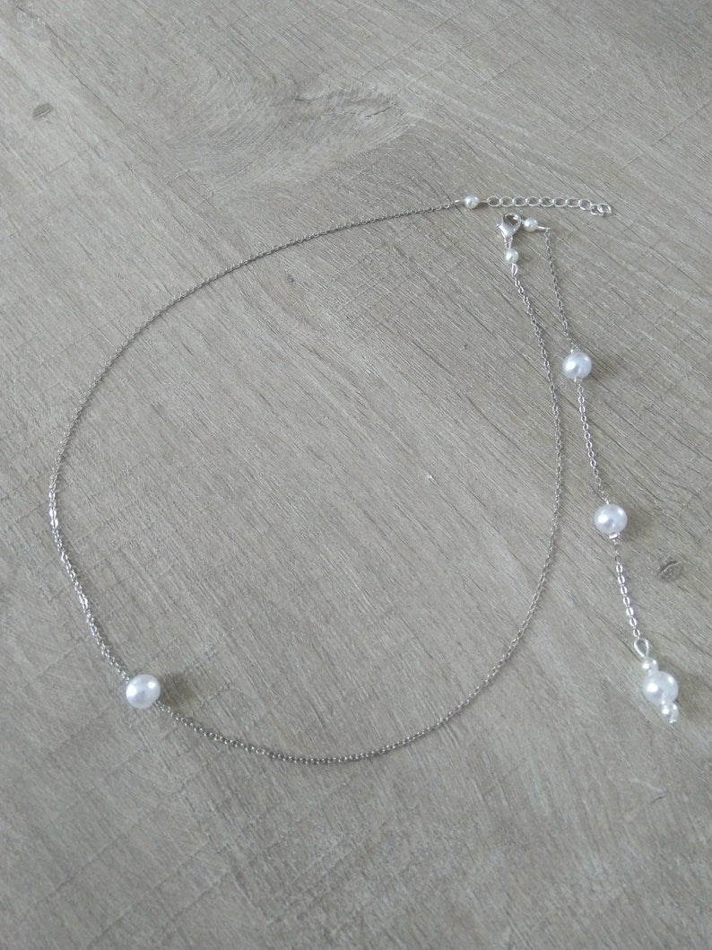 Parure mariee perles nacrées blanches chaine fine argentée collier bracelet boucles d’oreilles Bijoux mariage Bijoux mariee
