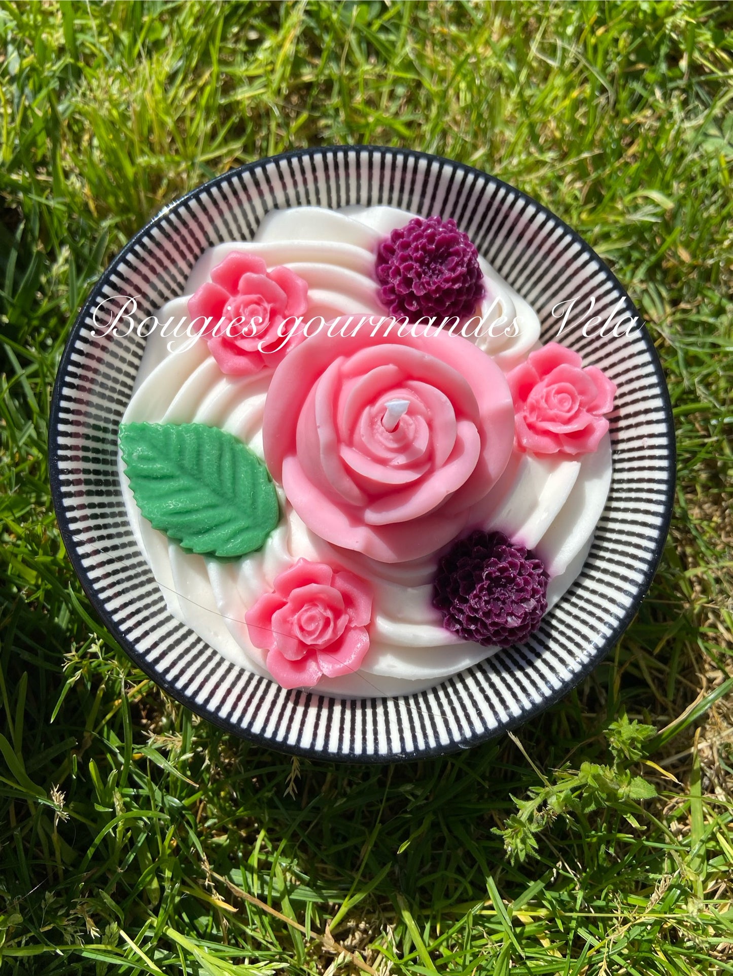 Bougie fleurs Bougie rose Bougie parfumée rose vanillée Bougie naturelle Bougie végétale Idée cadeau