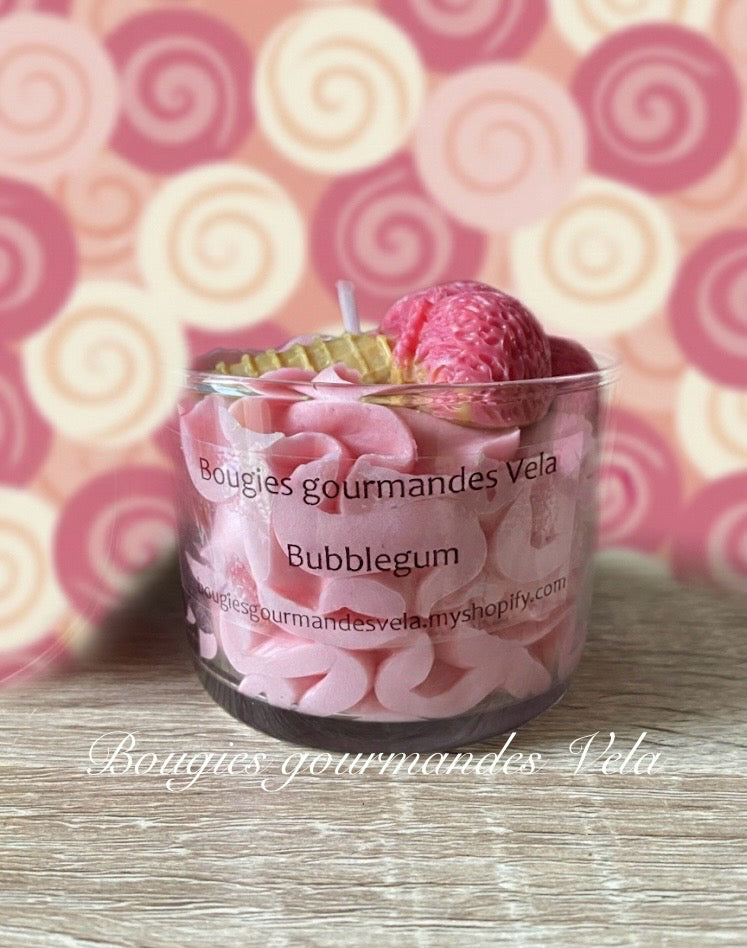 Bougie gourmande Bougie glace bubble gum Bougie parfumée bubble gum Bougie rose Bougie chantilly Bougie artisanale Bougie végétale Idée cadeau