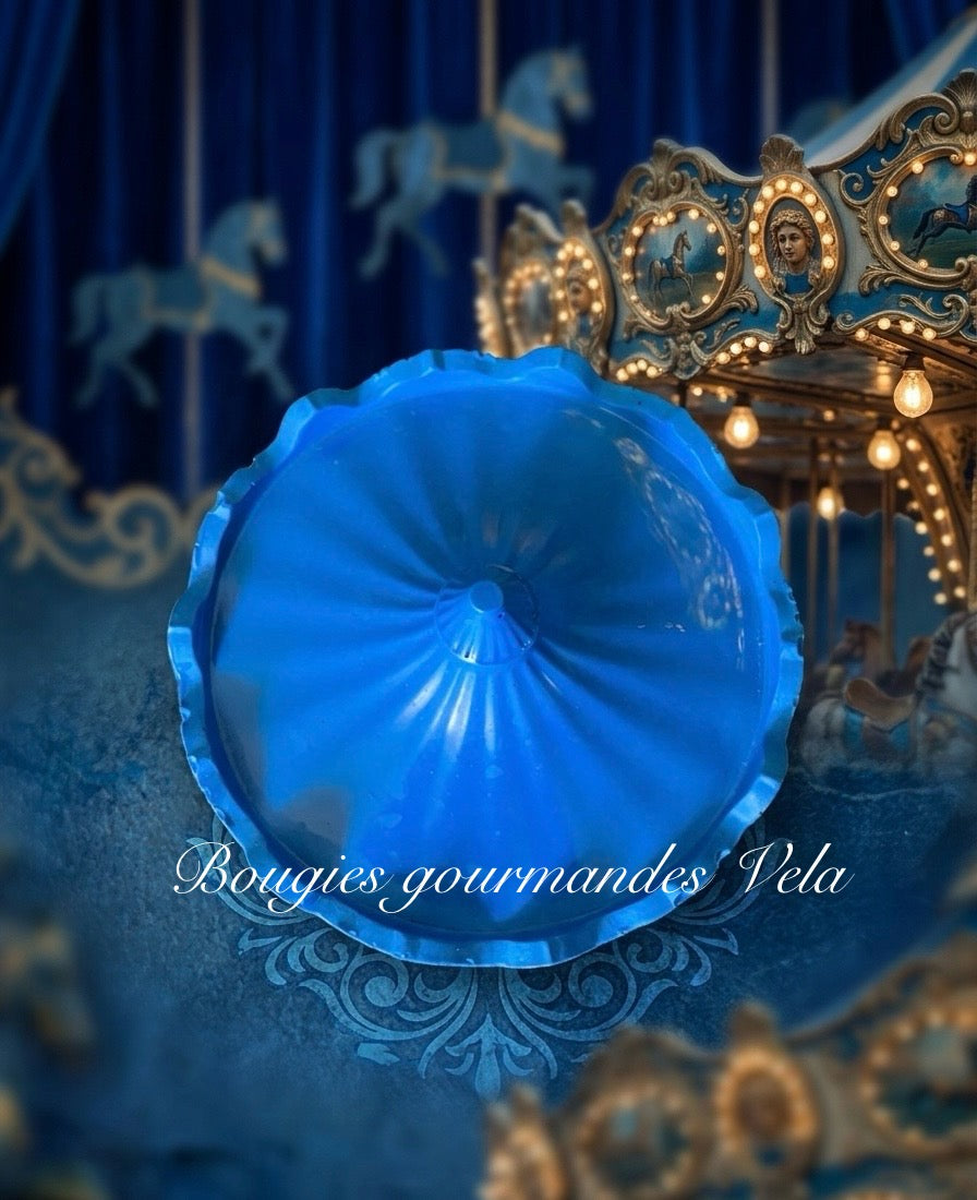 Bougie Carrousel parfum fleur de coton contenant Jesmonite fait main