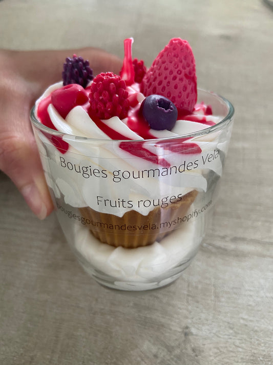 Bougie gourmande Bougie cup cake Bougie parfumée fruits rouges Bougie chantilly Bougie artisanale Bougie végétale Idée cadeau