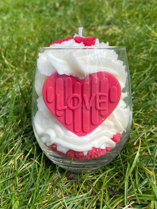 Bougie gourmande Bougie JE T AIME Bougie LOVE Bougie parfumée fruits rouges Bougie artisanale Bougie végétale Bougie naturelle Bougie chantilly Idée cadeau fête des mères