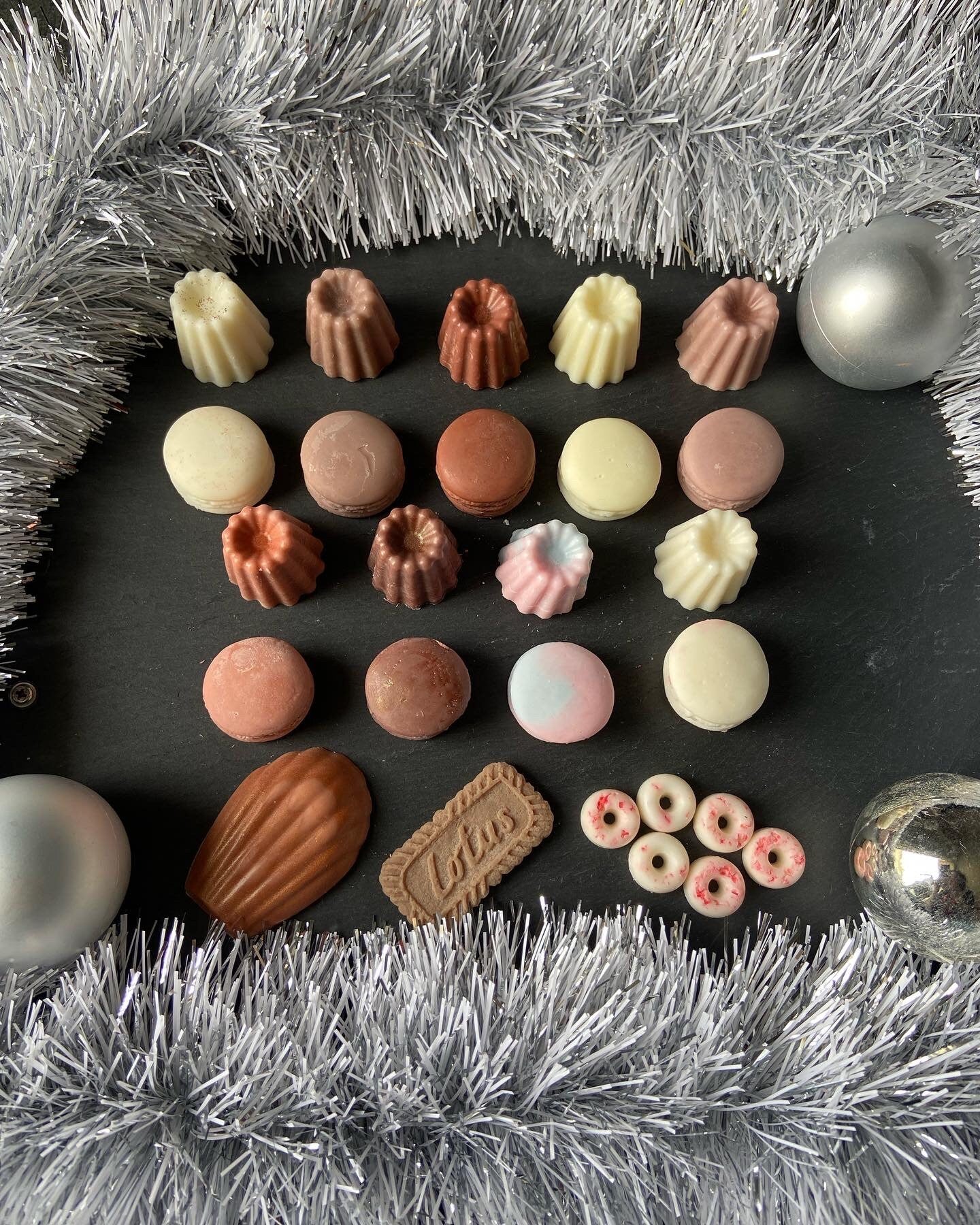 Fondants parfumés Forme macaron cannelé madeleine donuts speculoos Fondant parfumé en cire de soja et parfum de Grasse Idée cadeau invités mariage
