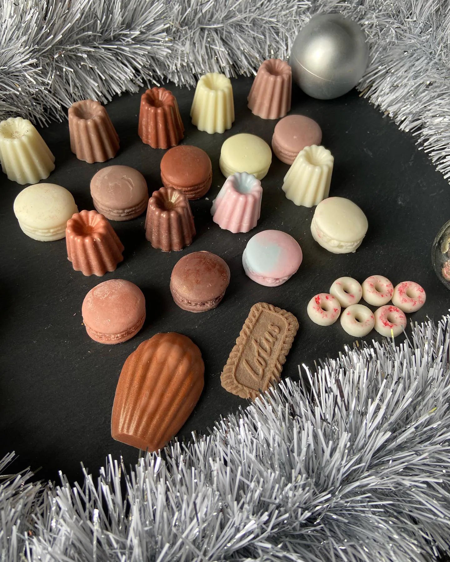 Fondants parfumés Forme macaron cannelé madeleine donuts speculoos Fondant parfumé en cire de soja et parfum de Grasse Idée cadeau invités mariage