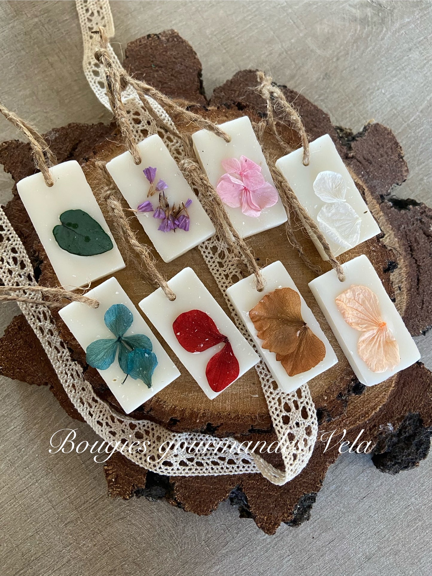 Suspension parfumée fleur de coton Tablette parfumée en cire de soja et parfum de Grasse Idée cadeau invités mariage