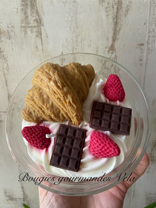 Bougie croissant viennoiserie Bougie gourmande Bougie parfumée viennoiserie Bougie gourmandise Bougie chantilly Bougie artisanale Bougie végétale Idée cadeau