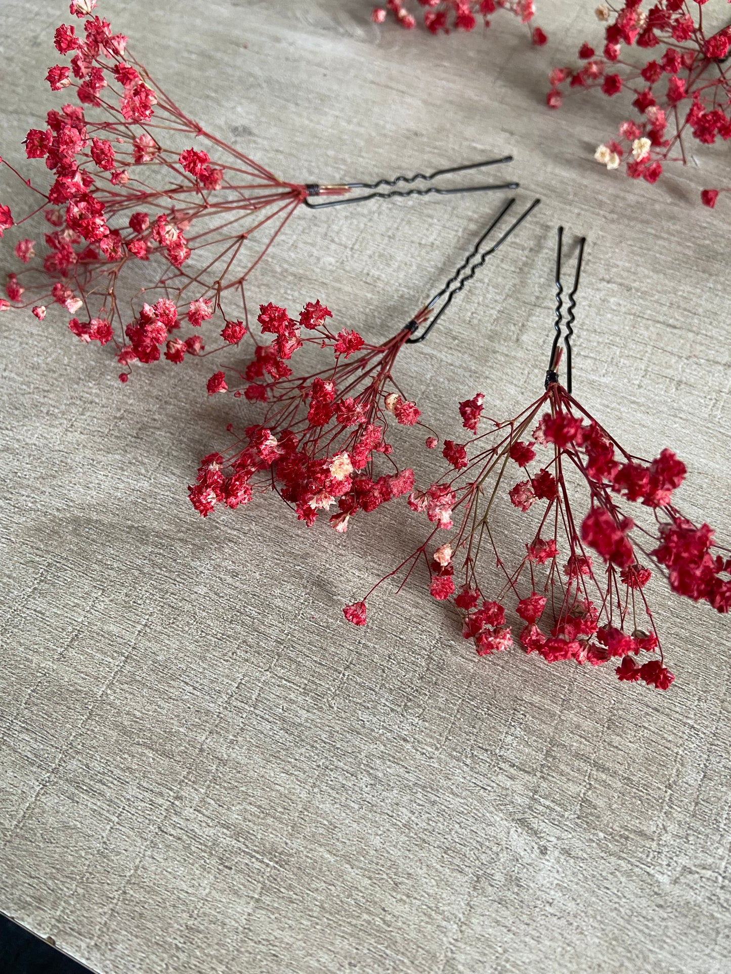 3 epingles chignon mariee gypsophile rouge fleurs séchées fleurs stabilisées Accessoires coiffure mariage