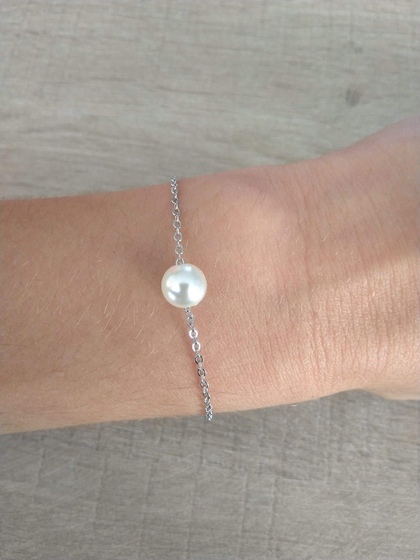 Bracelet perles nacrées ivoires chaine fine argentée Bijoux mariage Bijoux mariee