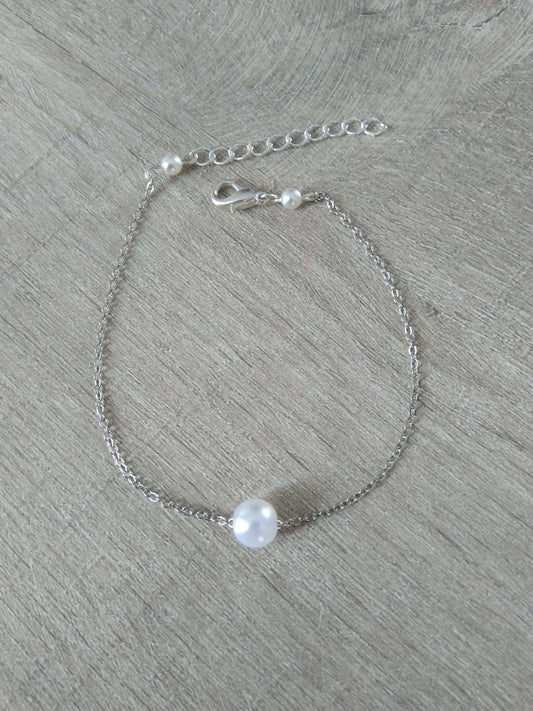 Bracelet perles nacrées blanches chaine fine argentée Bijoux mariage Bijoux mariee