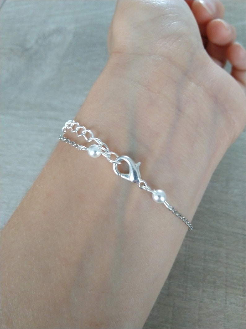 Parure mariee perles nacrées blanches chaine fine argentée collier bracelet boucles d’oreilles Bijoux mariage Bijoux mariee