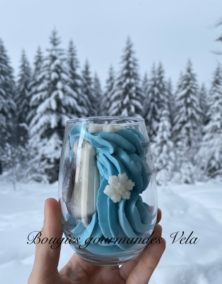 Bougie gourmande Bougie manchot et flocons de neige Bougie parfumée Bougie noel Bougie chantilly Bougie artisanale Bougie végétale Idée cadeau