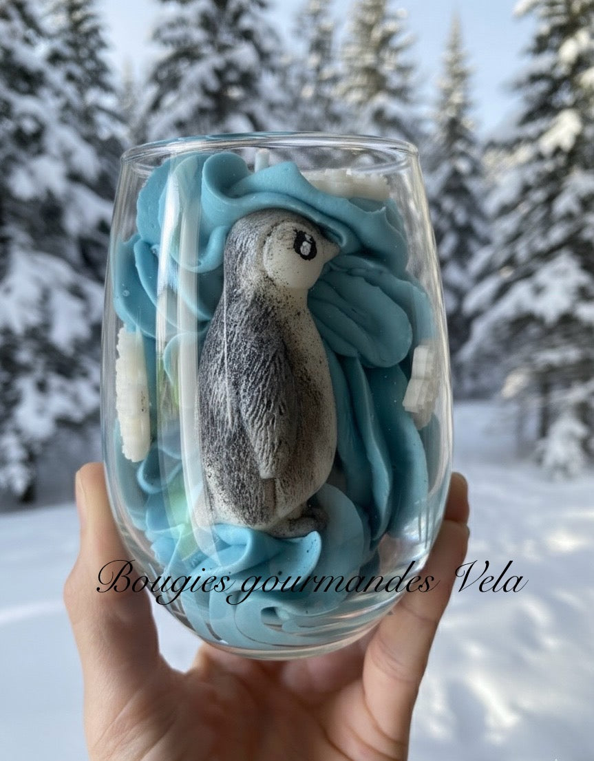 Bougie gourmande Bougie manchot et flocons de neige Bougie parfumée Bougie noel Bougie chantilly Bougie artisanale Bougie végétale Idée cadeau