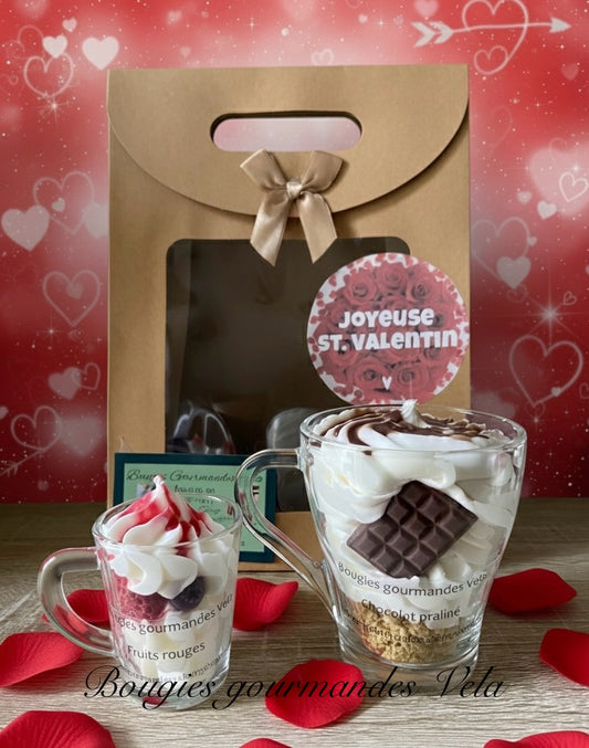 Coffret Joyeuse Saint Valentin 2 bougies gourmandes parfum chocolat praliné parfum fruits rouges Bougie chantilly Bougie artisanale Bougie végétale Idée cadeau