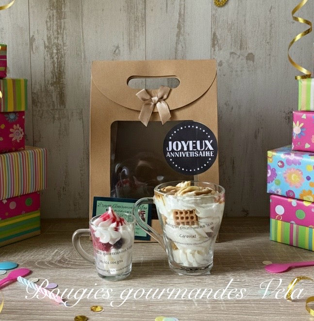 Coffret Joyeux anniversaire 2 bougies gourmandes parfum caramel parfum fruits rouges Bougie chantilly Bougie artisanale Bougie végétale Idée cadeau