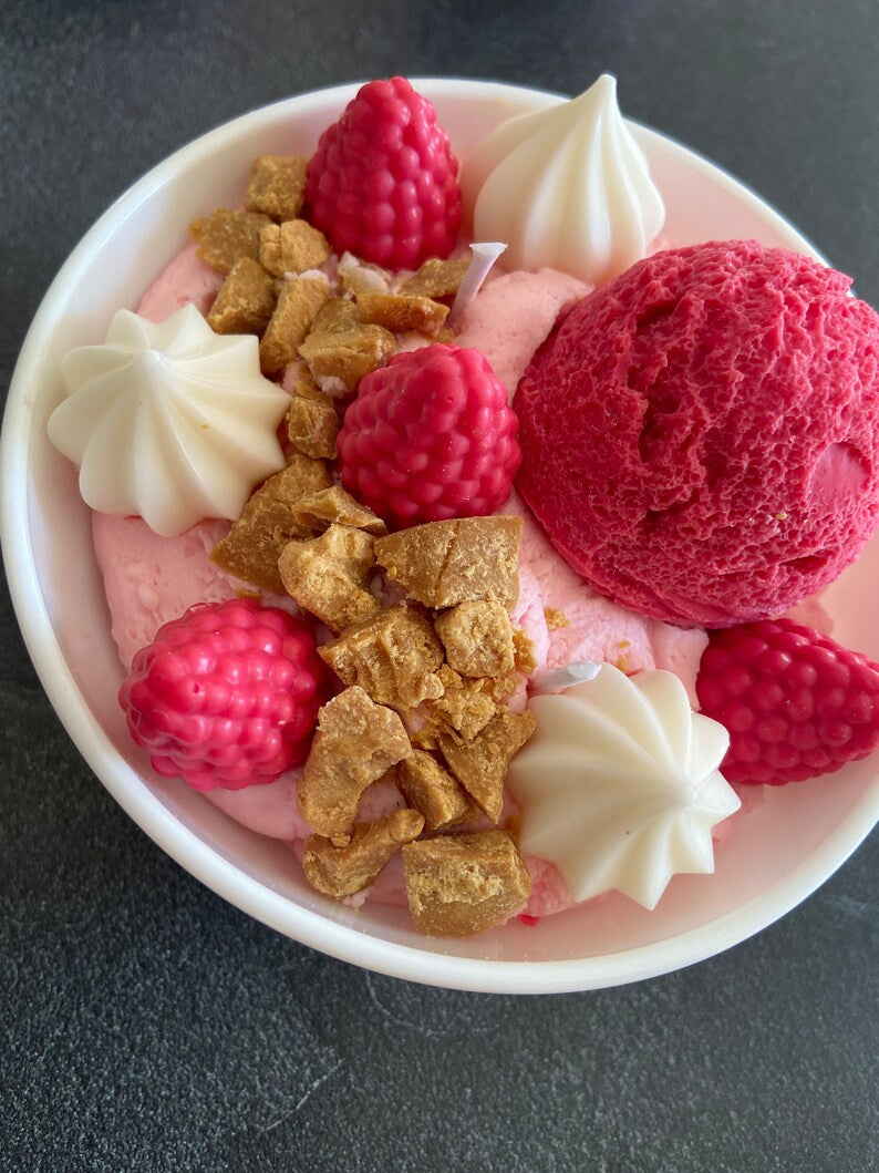 Bougie gourmande Bougie parfumée fruits rouges Bougie chantilly Bougie artisanale Bougie végétale Bougie bowl Idée cadeau