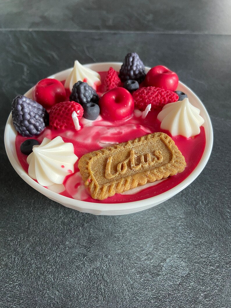Bougie gourmande Bougie parfumée fruits rouges Bougie chantilly Bougie artisanale Bougie végétale Bougie bowl Idée cadeau