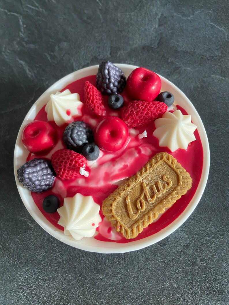 Bougie gourmande Bougie parfumée fruits rouges Bougie chantilly Bougie artisanale Bougie végétale Bougie bowl Idée cadeau