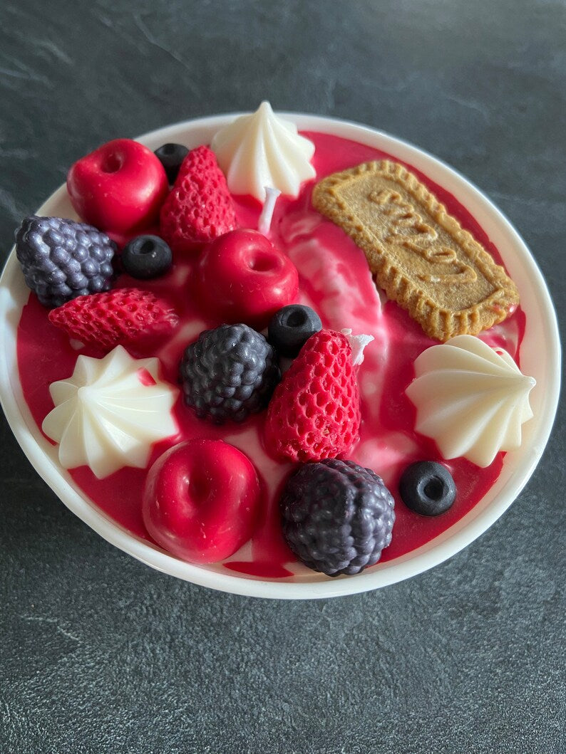 Bougie gourmande Bougie parfumée fruits rouges Bougie chantilly Bougie artisanale Bougie végétale Bougie bowl Idée cadeau